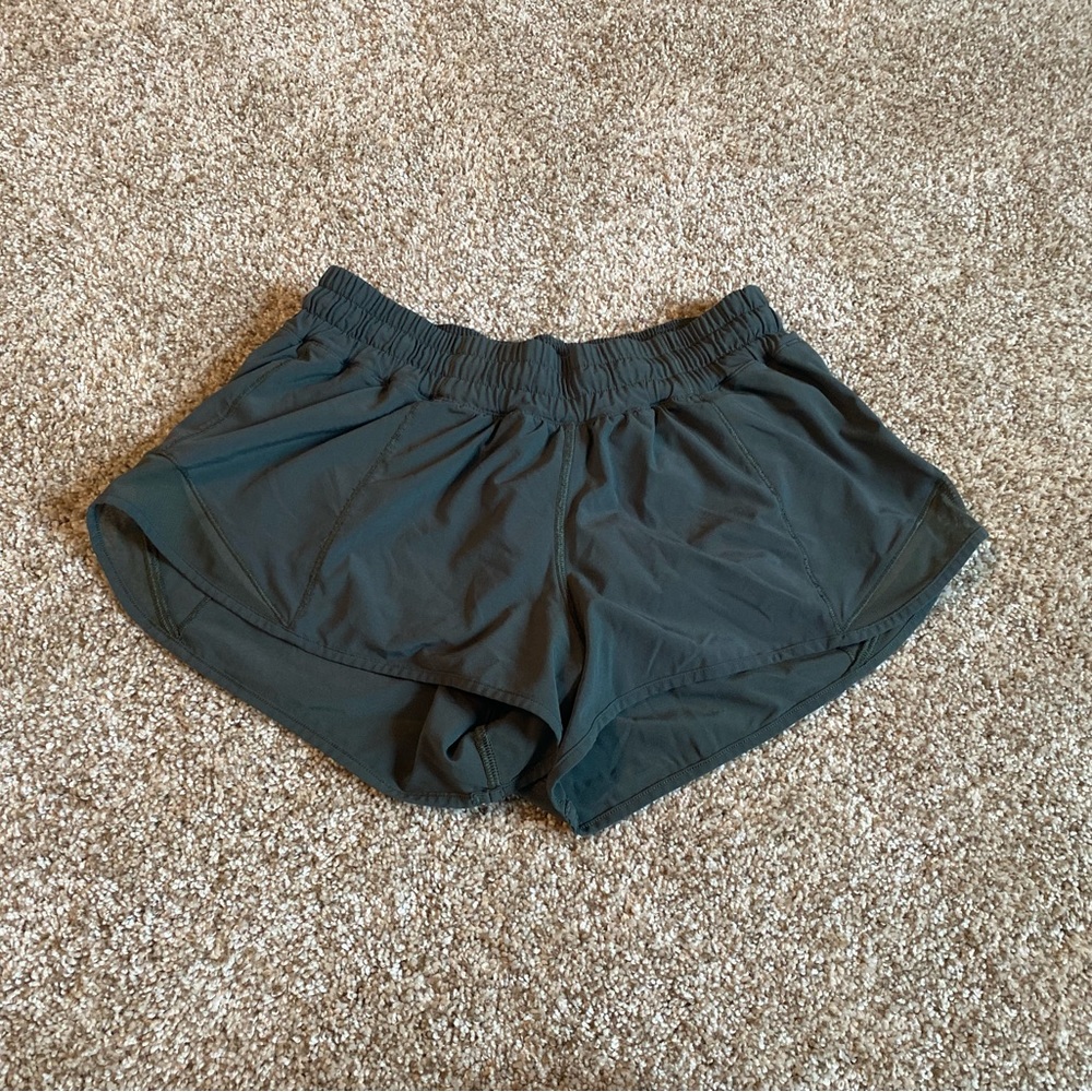 Lululemon Hotty Hot shorts 2.5inch
